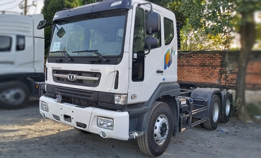Xe Đầu Kéo Daewoo Novus V3TEF 2 Cầu Máy 340 PS